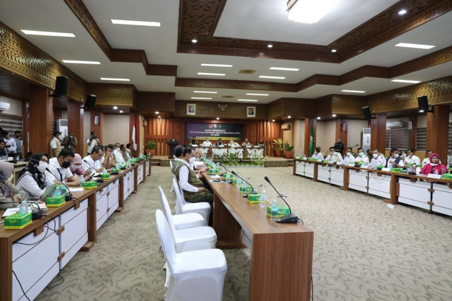 Rapat Koordinasi Penanganan Penyakit Mulut dan Kuku (PMK) wilayah Aceh di Kantor Gubernur Aceh, Rabu (3/8).