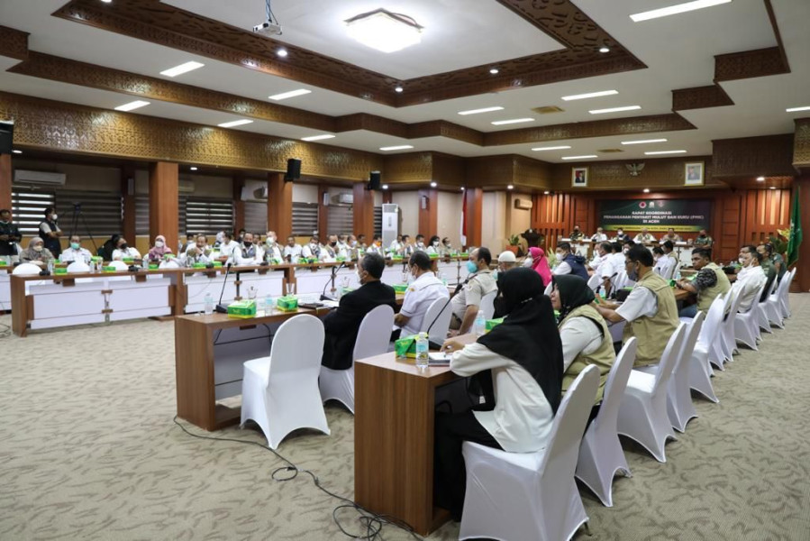 Rapat Koordinasi Penanganan Penyakit Mulut dan Kuku (PMK) wilayah Aceh di Kantor Gubernur Aceh, Rabu (3/8).