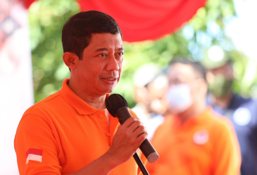 Kepala BNPB Letjen TNI Suharyanto memberikan arahan dalam rangkaian kegiatan pengukuhan Forum PRB dan penanaman pohon di Kota Balikpapan, Kalimantan Timur, Jumat (14/10).