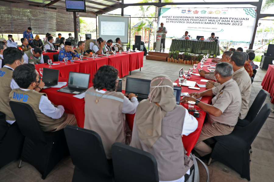 Suasana Rapat Koordinasi Monitoring dan Evaluasi Penanganan Penyakit Mulut dan Kuku di Provinsi Sulawesi Barat, Jumat (28/10).