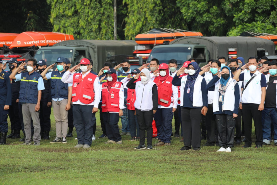 Peserta Apel Kesiapsiagaan yang dilakukan di Lapangan Jambore, Depok Jawa Barat, Rabu (9/11).