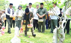 Kepala BNPB Ingatkan Pentingnya Kesiapsiagaan di Momen Ziarah Kubur dan Penanaman Vegetasi dalam Rangka Peringatan Bulan PRB 2024