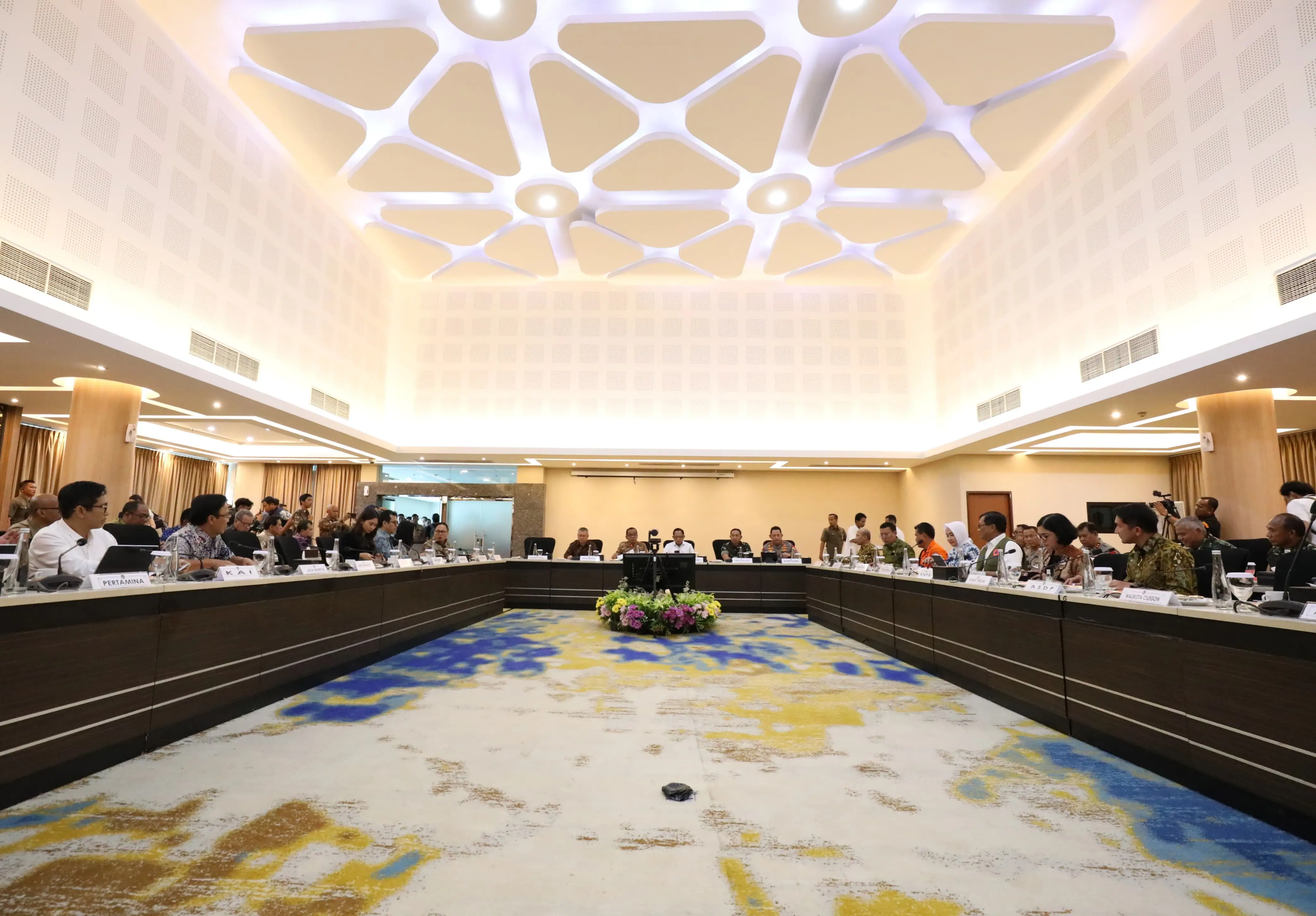 Pemerintah Gelar Rapat Tingkat Menteri Bahas Persiapan Libur Natal dan Tahun Baru