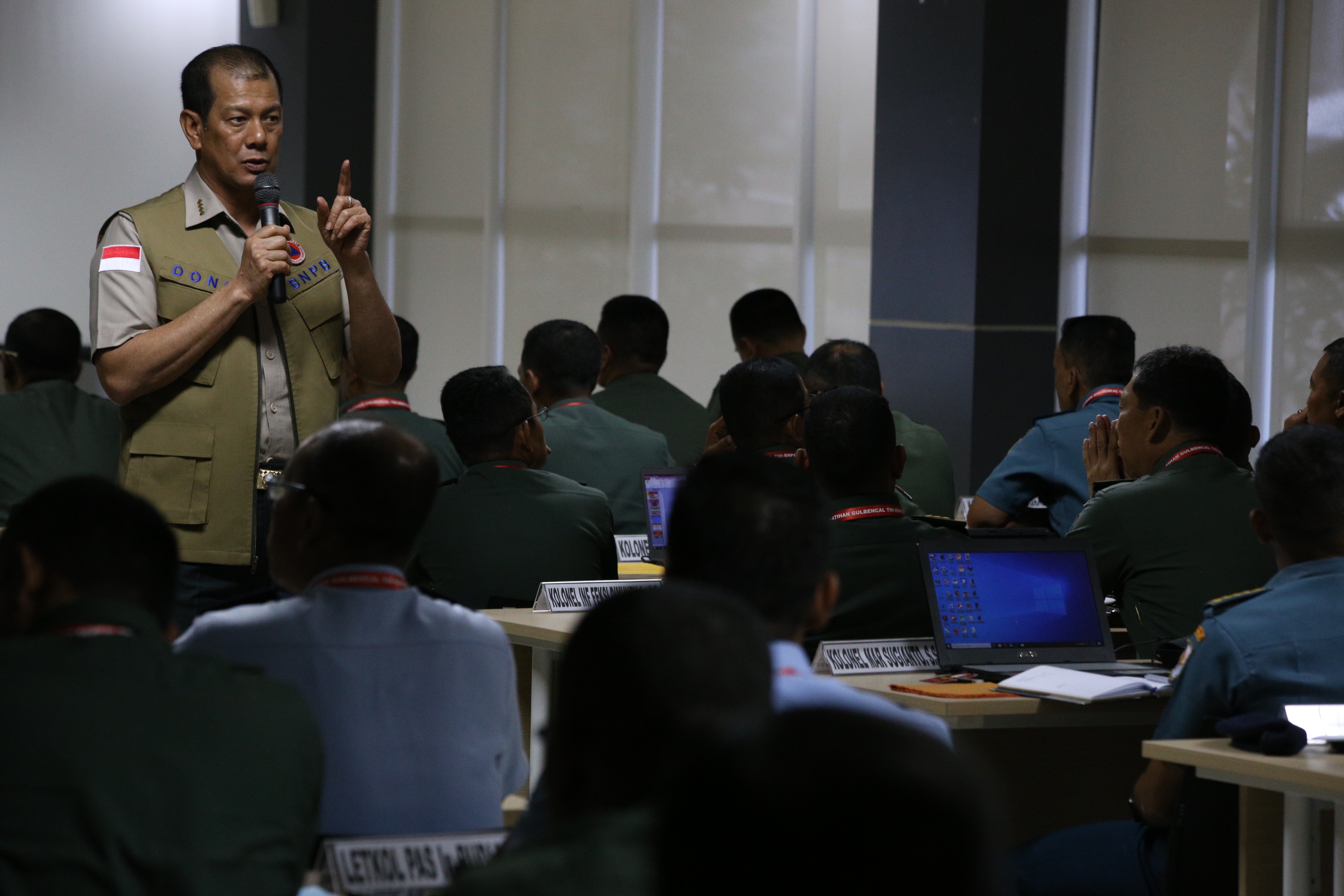 Kepala BNPB Mengajar 70 Perwira Kodiklat TNI di Sentul