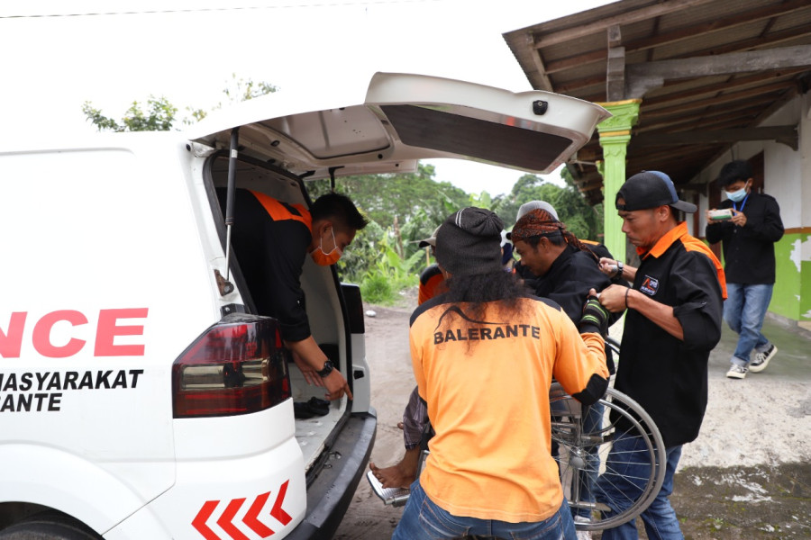 Simulasi evakuasi mandiri di Desa Balerante, Kecamatan Kemalang, Klaten, Jawa Tengah pada puncak HKB 2022, Selasa (26/4).