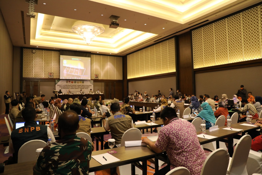 Rapat Koordinasi Monitoring dan Evaluasi Penanganan PMK di Bandung, Jawa Barat, Jumat (21/10).