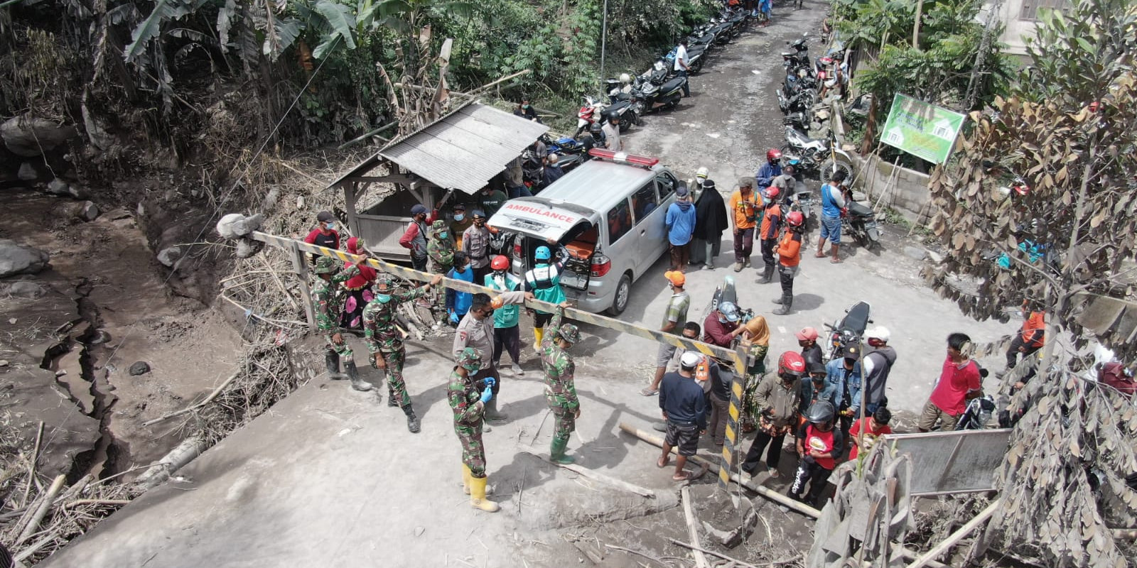 [Update] – Lebih dari 900 Personel Gabungan Lakukan Operasi Penanganan Darurat Paska Erupsi Semeru