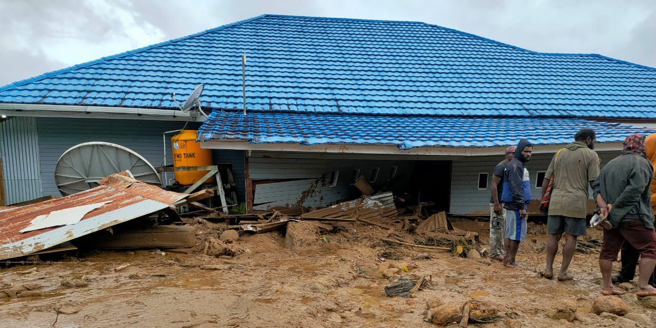 Banjir Bandang Hanyutkan Tiga Rumah Warga Paniai