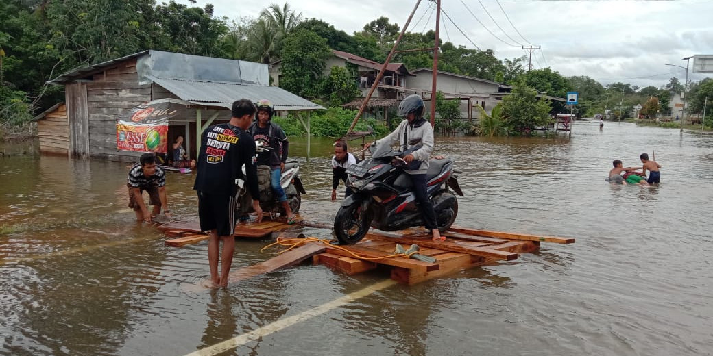 Banjir Kembali Genangi Warga Ketapang di Beberapa Titik Hingga 1,5 Meter