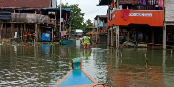 [Update] - Warga Kayong Utara Lakukan Pembersihan Pascabanjir