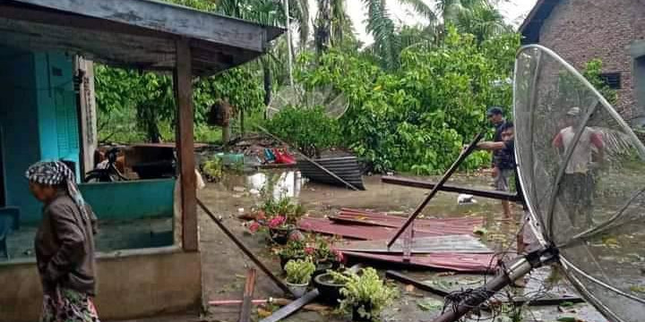 Angin Puting Beliung Terjang Wilayah Permukiman Warga Kabupaten Batu Bara