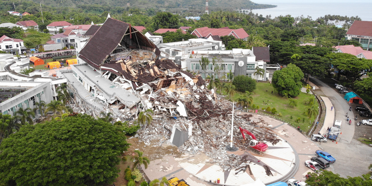 [Update] - Sebanyak 84 Orang Meninggal Akibat Gempa M6,2 di Sulawesi Barat