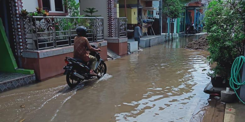 Banjir Rob Terjang Ribuan Rumah di Kota Semarang