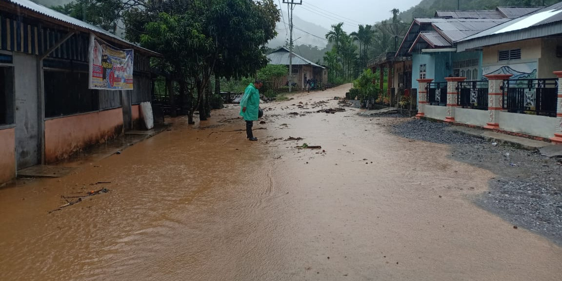 Banjir dan Tanah Longsor Landa Kabupaten Pesisir Selatan