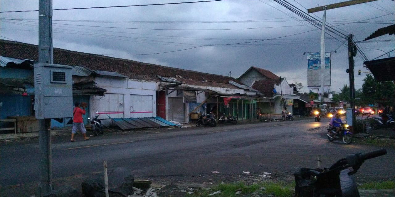 Angin Puting Beliung Rusak 27 Rumah Warga Banyuwangi