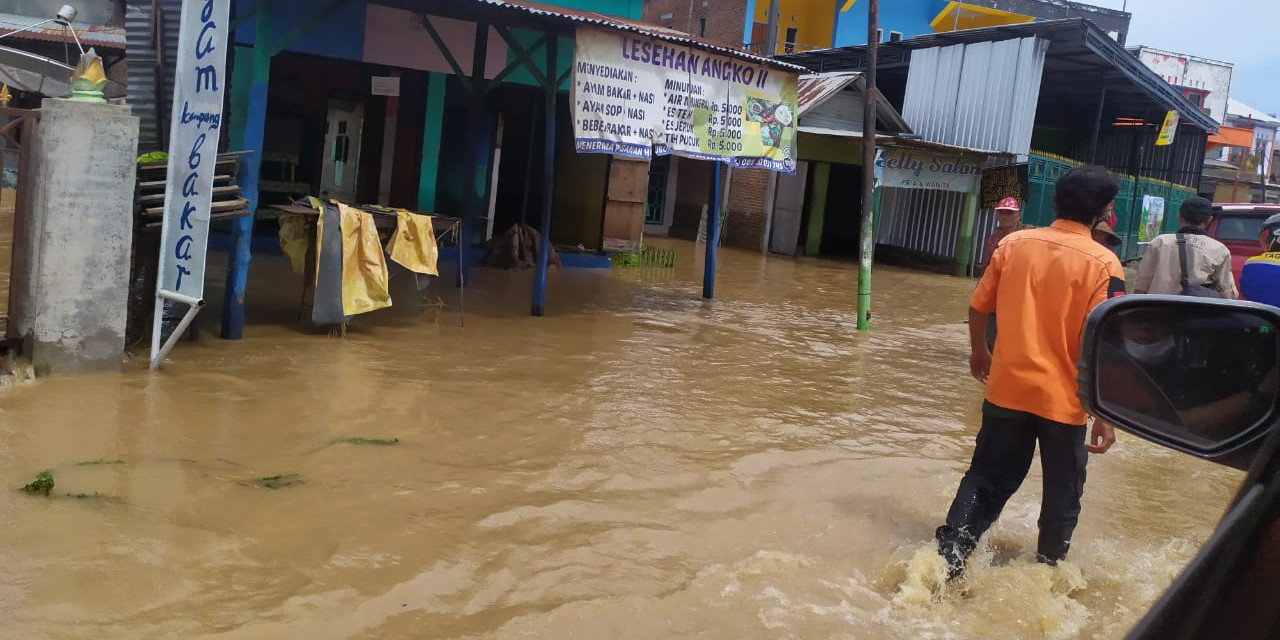 Bendungan di 4 Kecamatan Meluap, 9.245 KK Terdampak Banjir di Kabupaten Bima