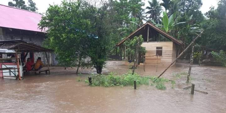 Lebih dari Seribu Warga Mengungsi Akibat Banjir di Kabupaten Halmahera Utara