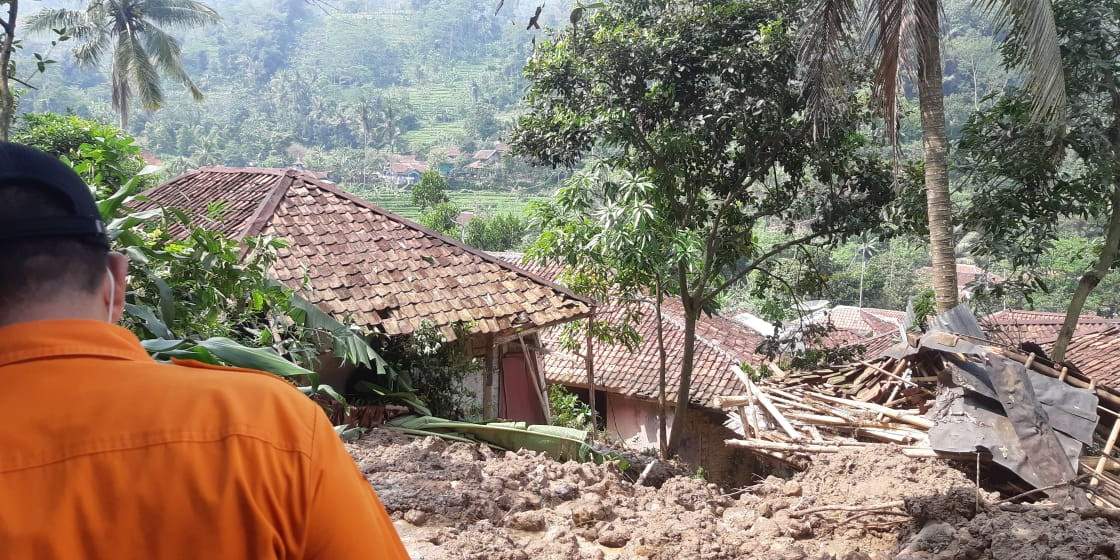 UPDATE - Longsor Kabupaten Cianjur Terjang Dua Desa, Lebih Dari Dua Ratus Warga Mengungsi